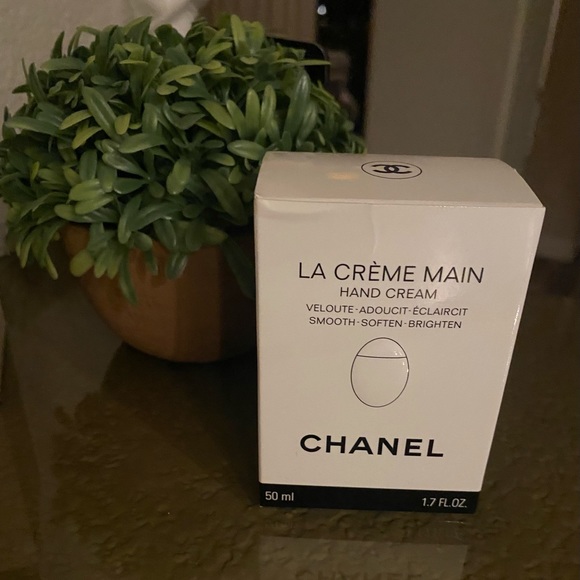 Chanel La Creme Main Hand Creme 50 ml 1.7 Fl. Oz - Picture 6 of 9